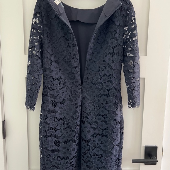 Trina Turk 3/4 Sleeve Lace Sheath Dress Navy Sz 6 - Picture 4 of 4